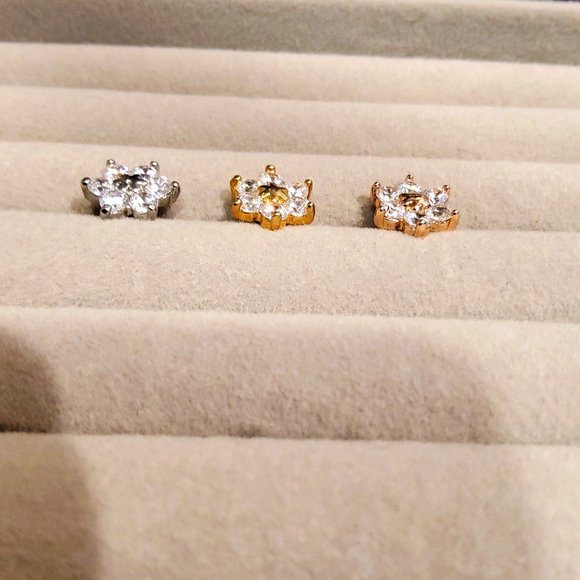 Flower Body Jewelry - Picture 3 of 3